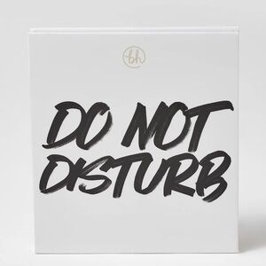 BH DO NOT DISTURB EYESHADOW PALETTE NEW 9 SHADES